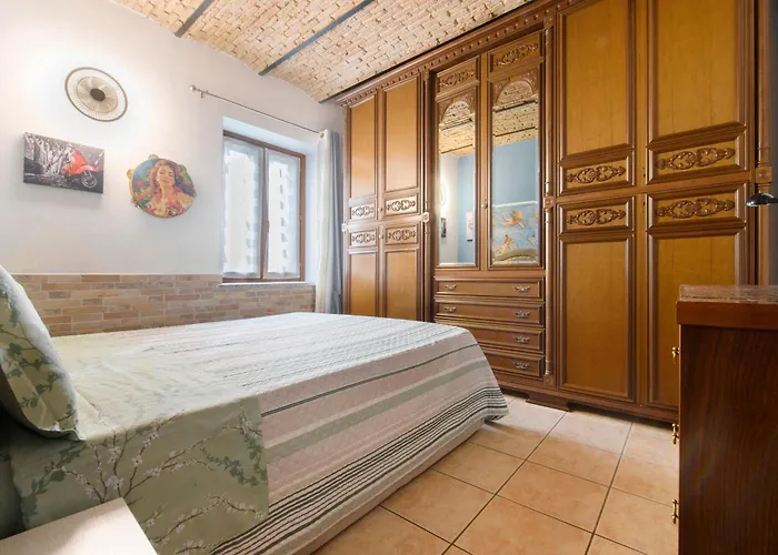 La Casa Del Barba * مونغوتْسو